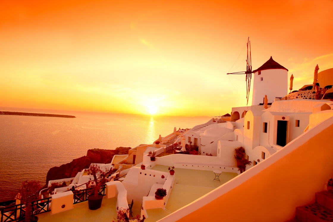 Avnjut den mest kända solnedgång i världen i Santorini 